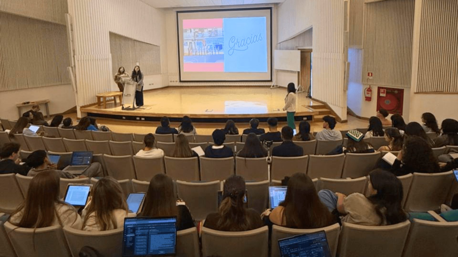 Escuela de Psicología UAI da inicio a Capstone 1 en sus campus de Viña del Mar y Peñalolén  